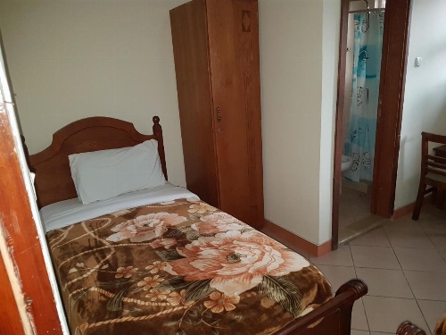 Ankober Guesthouse Bole image 23